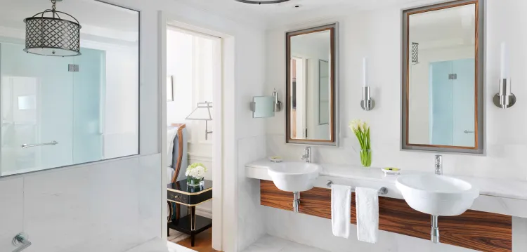 5-STAR HOTEL ROOMS & LUXURY SUITES IN SINGAPORE