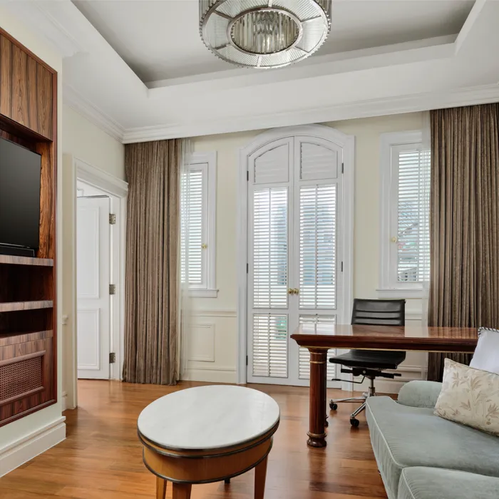 CLUB INTERCONTINENTAL | EXCLUSIVE ACCESS TO HOTEL’S EXECUTIVE LOUNGE